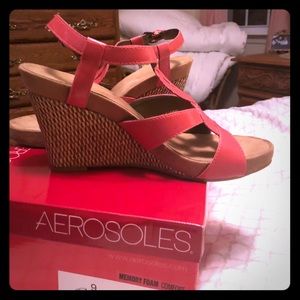 Aerosoles coral combo wedges NIB size 9